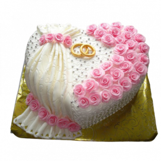 Beautiful Heart Shape Cake With Rosette Decoration | bakehoney.com