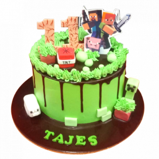 Minecraft Theme Cake | bakehoney.com